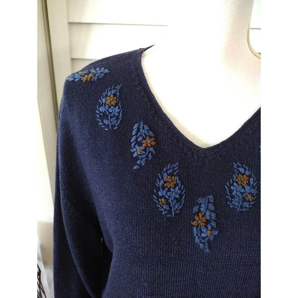 Pendleton‎ women's v-neck embroidered navy sweater L